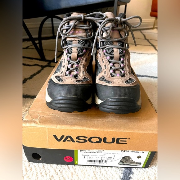 Vasque Breeze 2.0 GTX hiking boots size 7w WITH ORIGINAL BOX - Picture 3 of 12